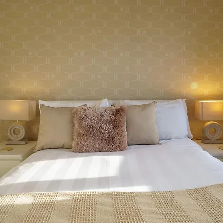 Rigg & Rest Apartment - Bowness * Bowness-on-Windermere